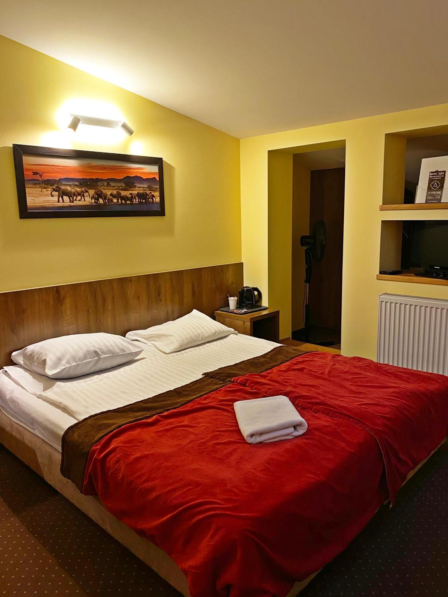 Hotel Ajax Janki Εξωτερικό φωτογραφία