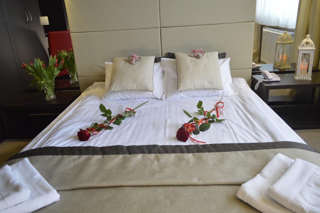 Hotel Ajax Janki Εξωτερικό φωτογραφία